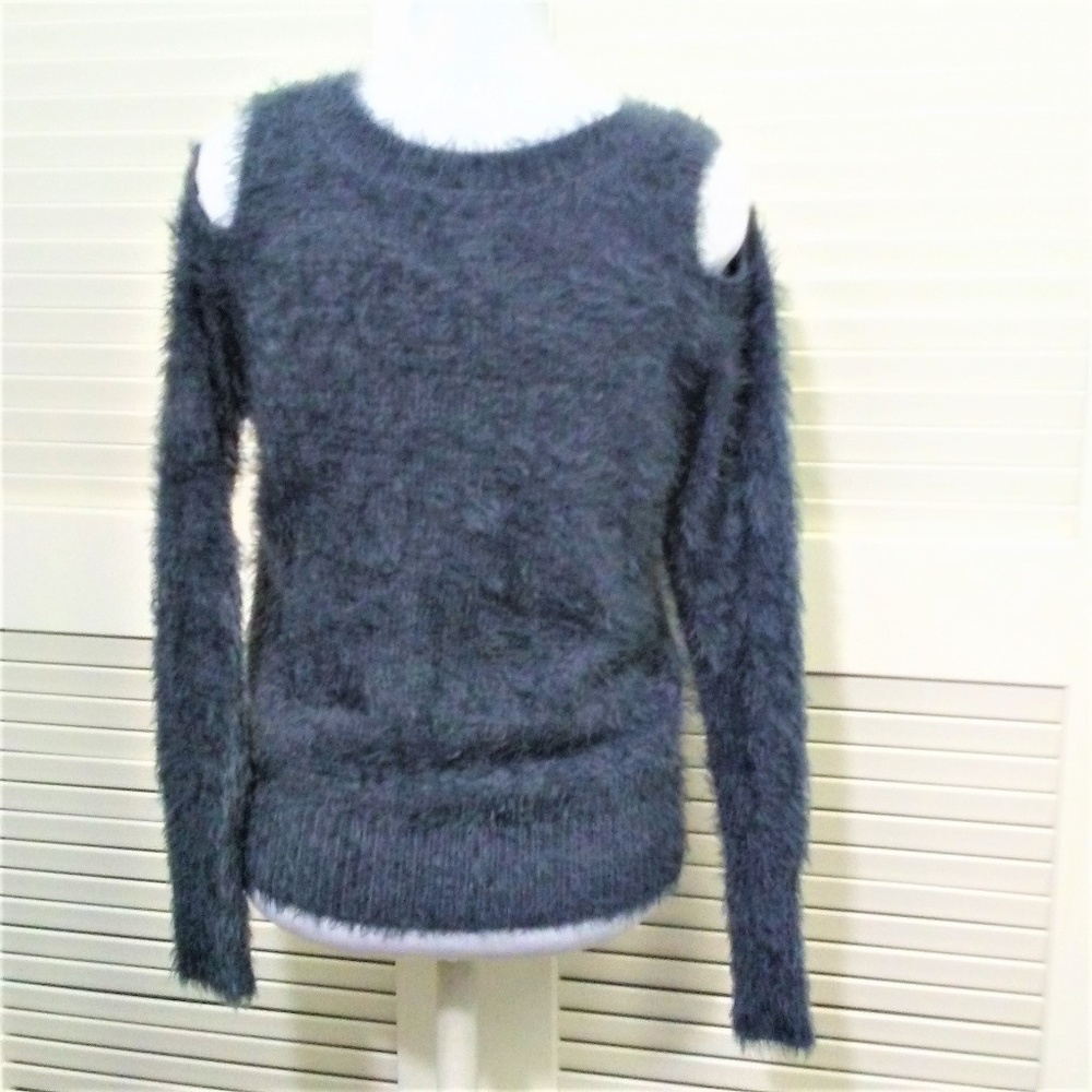 Moth Sweater Fuzzy Eyelash Knit Long Sleeve Cold Shoulder Pullover Womens Medium - Picture 7 of 8